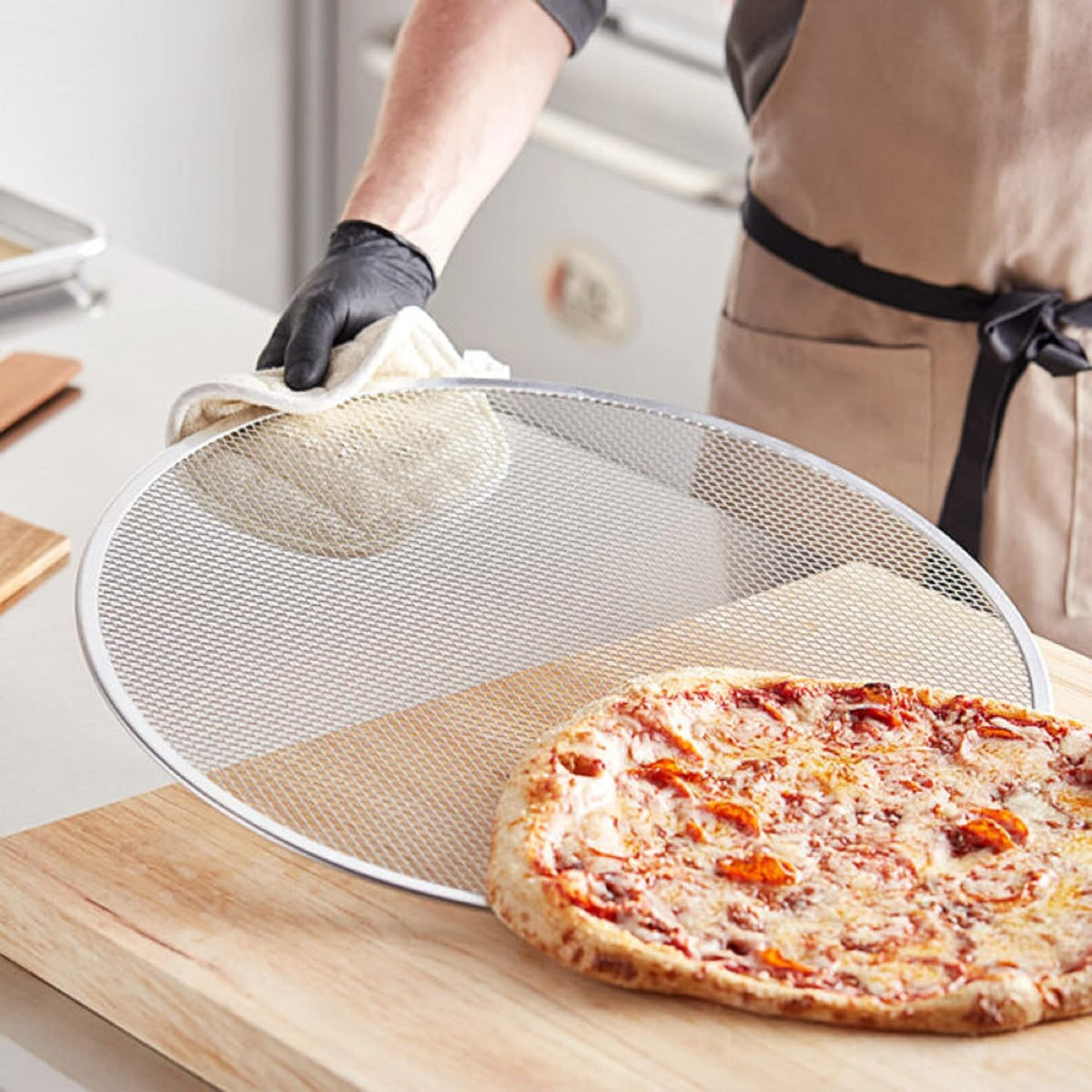 TrueCraftware- Set of 2 Aluminum 20” Pizza Baking Screen Seamless Rim- Bakeware Pizza Screen Round Pizza Pan Tray Round Baking Tray for Home Kitchen Pizzeria & Restaurants